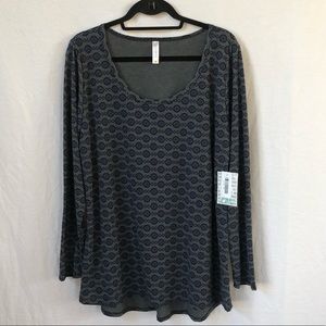 NWT Lularoe Lynnae Top